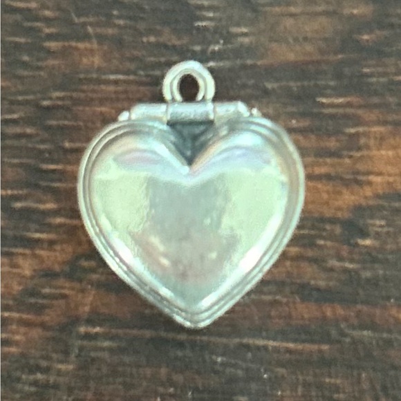 James Avery Heart-Shaped Silver and Red Jewelry Box with Ring. - Picture 2 of 6